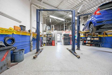 Photo 3 at 35 - 101 Toro Road, York University Heights, Toronto