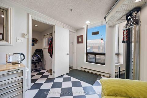 Photo 25 at 35 - 101 Toro Road, York University Heights, Toronto