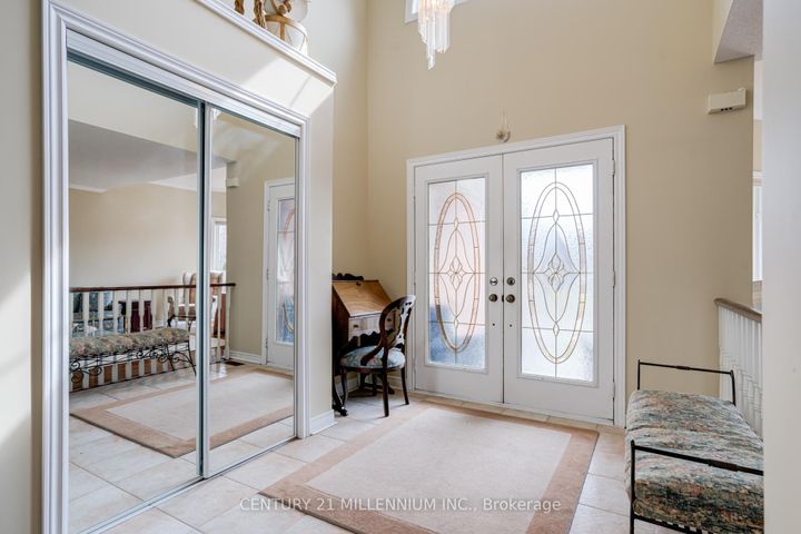 Photo 4 at 93 Samuel Crescent, Georgetown, Halton Hills