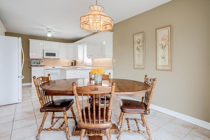 Photo 10 at 93 Samuel Crescent, Georgetown, Halton Hills