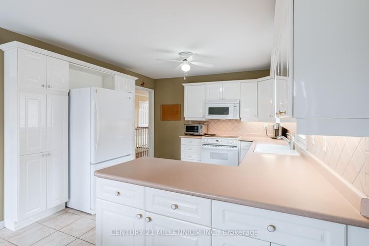 Photo 12 at 93 Samuel Crescent, Georgetown, Halton Hills