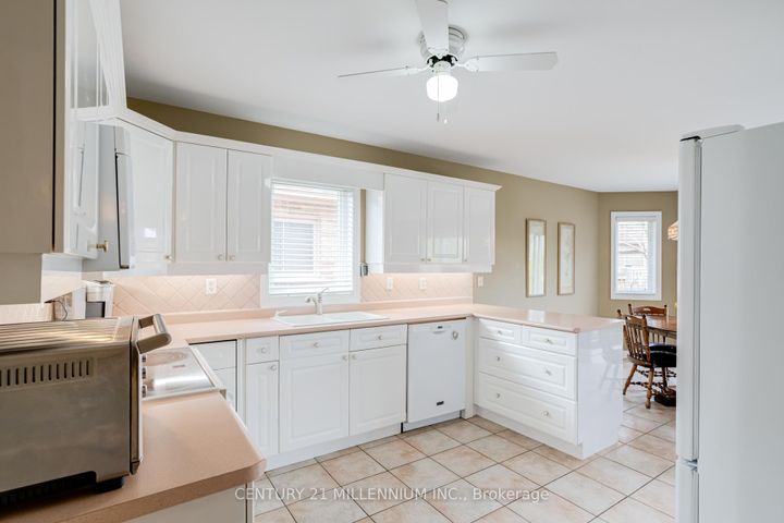 Photo 13 at 93 Samuel Crescent, Georgetown, Halton Hills