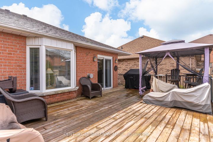 Photo 36 at 93 Samuel Crescent, Georgetown, Halton Hills