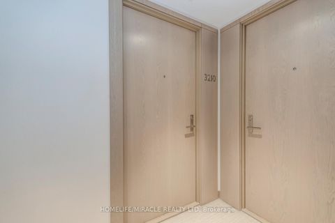 Photo 4 at 3210 - 125 Blue Jays Way, Waterfront Communities C1, Toronto