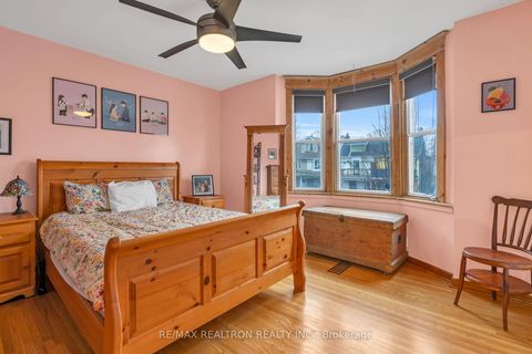 Photo 9 at 17 Baltic Avenue, Danforth, Toronto