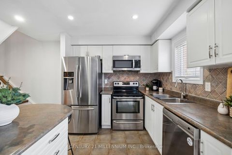 Photo 14 at 90 Baywell Crescent, Bayview Wellington, Aurora