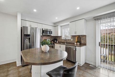 Photo 15 at 90 Baywell Crescent, Bayview Wellington, Aurora