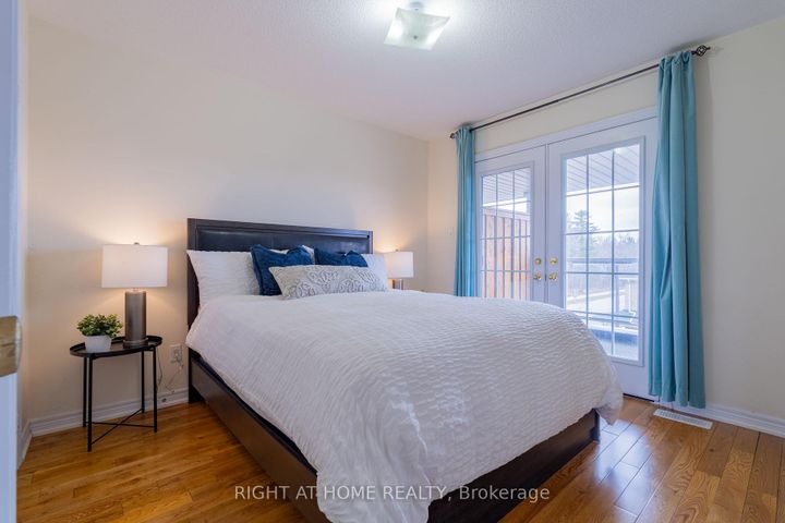 Photo 22 at 1518 Shepway Mews, Duffin Heights, Pickering