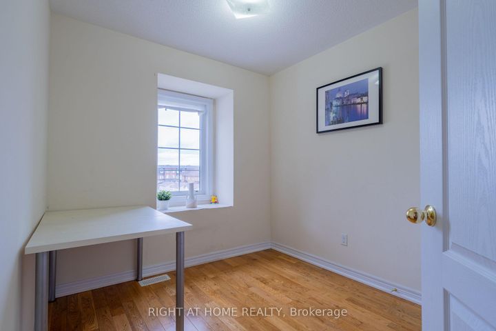 Photo 24 at 1518 Shepway Mews, Duffin Heights, Pickering