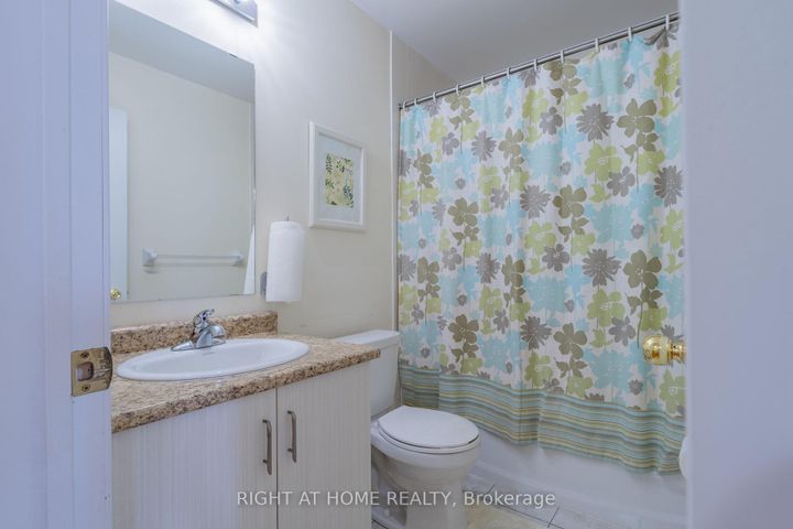 Photo 26 at 1518 Shepway Mews, Duffin Heights, Pickering