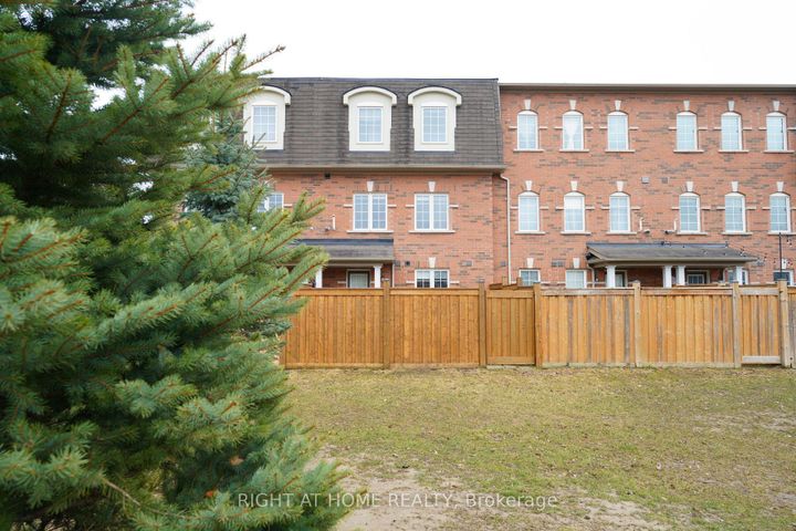 Photo 31 at 1518 Shepway Mews, Duffin Heights, Pickering