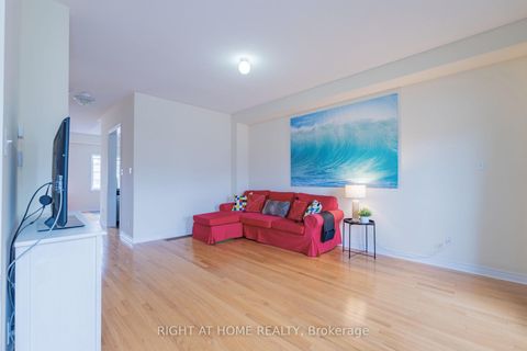 Photo 15 at 1518 Shepway Mews, Duffin Heights, Pickering