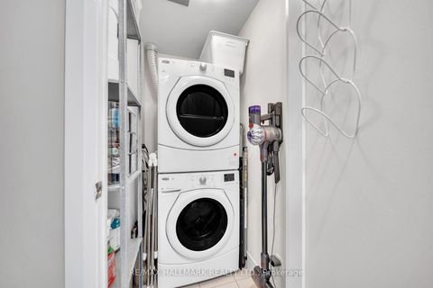 Photo 13 at 4022 - 5 Sheppard Avenue E, Willowdale East, Toronto