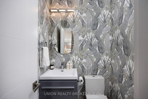 Photo 9 at 105 Kenilworth Avenue, The Beaches, Toronto