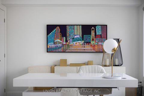 Photo 11 at 105 Kenilworth Avenue, The Beaches, Toronto