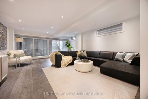 Photo 25 at 105 Kenilworth Avenue, The Beaches, Toronto