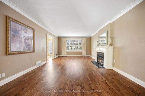 Photo 3 at 26 Forest Ridge Drive, Forest Hill North, Toronto