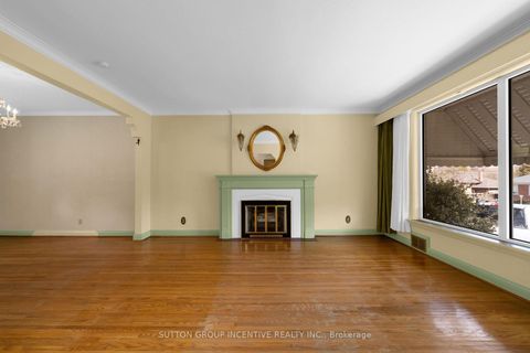 Photo 7 at 6 Kingsmere Crescent, Scarborough Village, Toronto