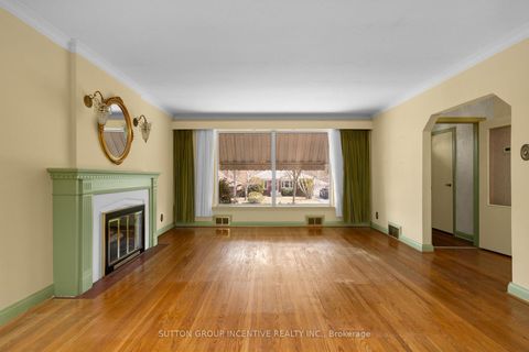 Photo 8 at 6 Kingsmere Crescent, Scarborough Village, Toronto