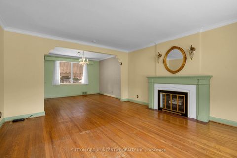 Photo 9 at 6 Kingsmere Crescent, Scarborough Village, Toronto