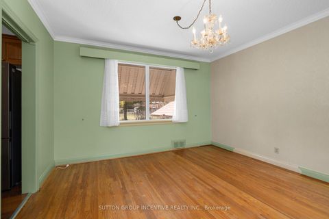 Photo 10 at 6 Kingsmere Crescent, Scarborough Village, Toronto