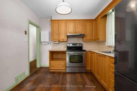 Photo 12 at 6 Kingsmere Crescent, Scarborough Village, Toronto