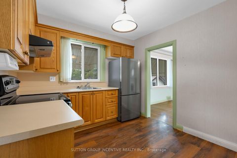 Photo 15 at 6 Kingsmere Crescent, Scarborough Village, Toronto