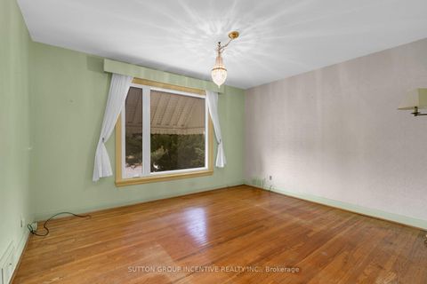 Photo 16 at 6 Kingsmere Crescent, Scarborough Village, Toronto