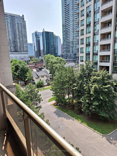 Photo 12 at 601 - 256 Doris Avenue, Willowdale East, Toronto