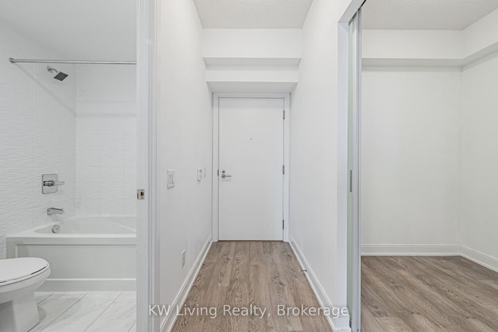 Photo 13 at 1408 - 70 Annie Craig Drive, Mimico, Toronto