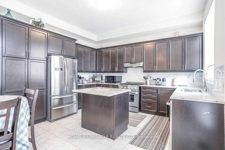 Photo 6 at 16 Lyle Way, Credit Valley, Brampton