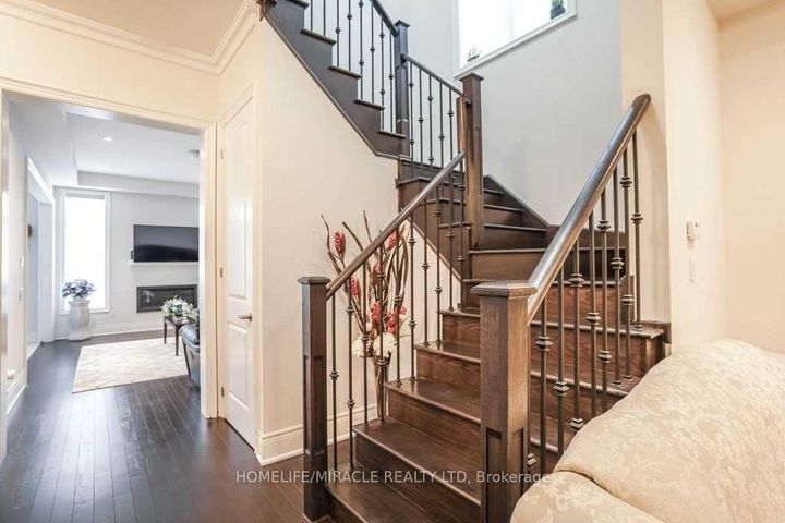 Photo 8 at 16 Lyle Way, Credit Valley, Brampton