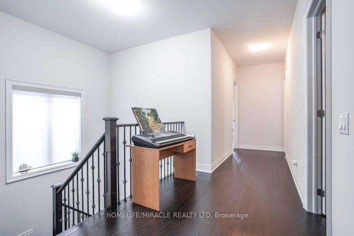 Photo 9 at 16 Lyle Way, Credit Valley, Brampton