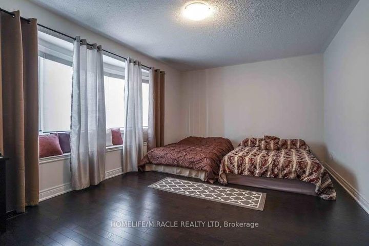 Photo 11 at 16 Lyle Way, Credit Valley, Brampton