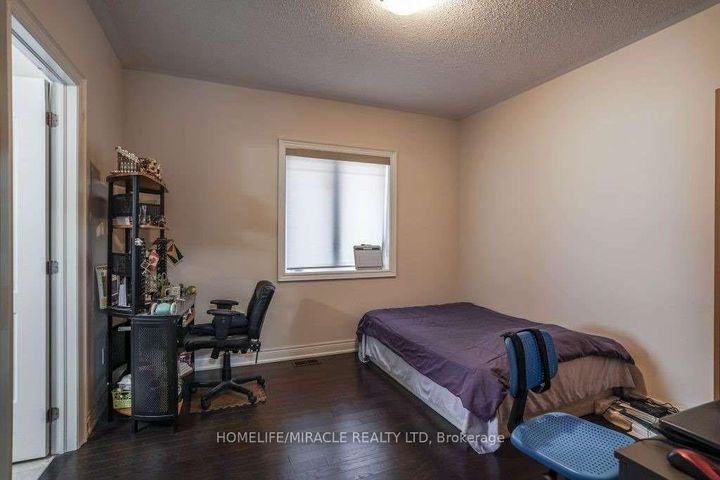 Photo 17 at 16 Lyle Way, Credit Valley, Brampton