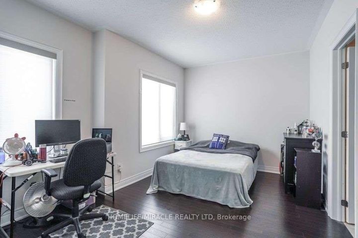 Photo 18 at 16 Lyle Way, Credit Valley, Brampton