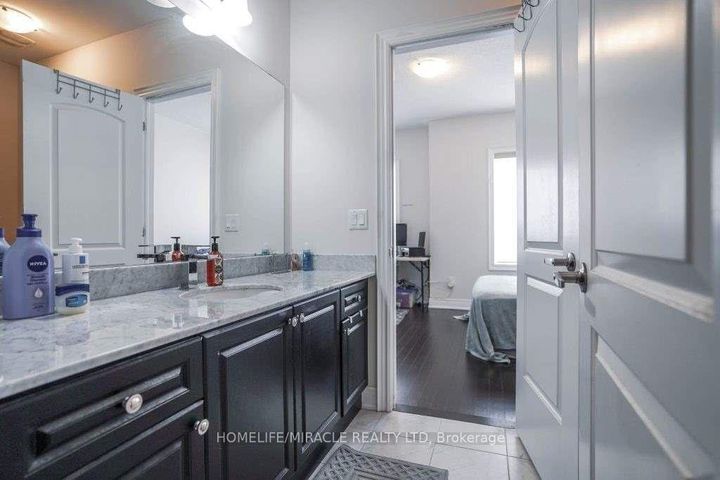 Photo 20 at 16 Lyle Way, Credit Valley, Brampton