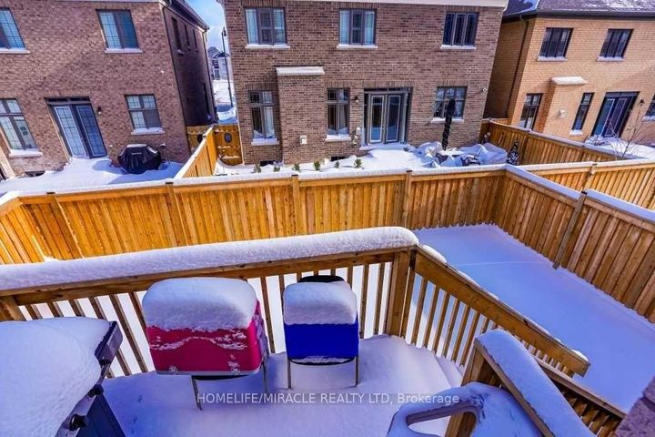 Photo 25 at 16 Lyle Way, Credit Valley, Brampton