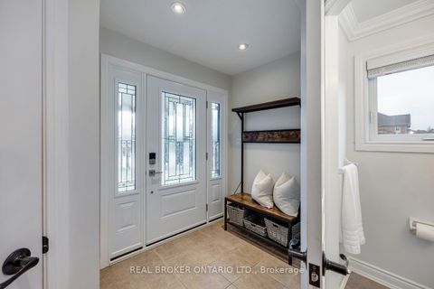 Photo 5 at 125 Hutton Place, Bowmanville, Clarington