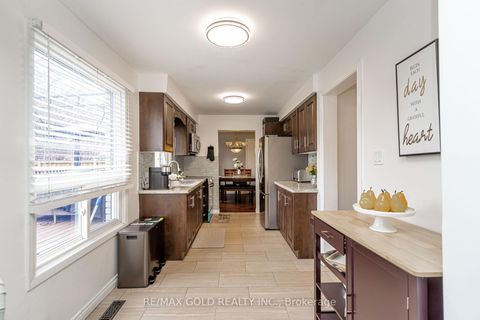 Photo 13 at 7632 Netherwood Road, Malton, Mississauga