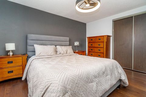 Photo 31 at 7632 Netherwood Road, Malton, Mississauga