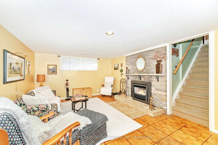 Photo 34 at 22 Poplar Drive, Oak Ridges, Richmond Hill