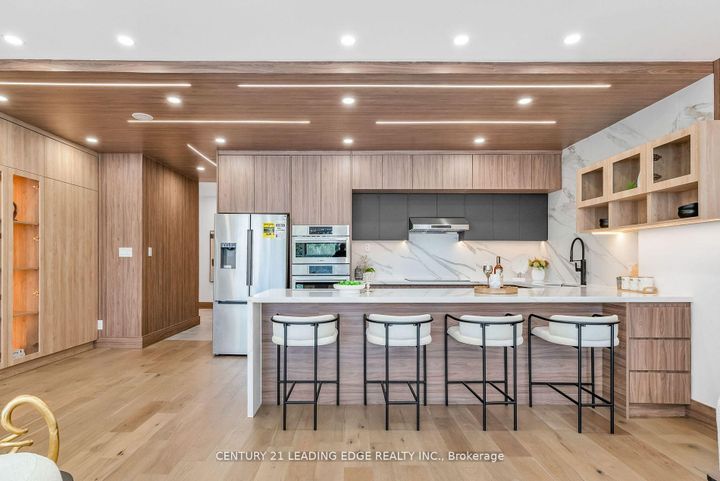 Photo 5 at 208 - 1 Watergarden Way, Bayview Village, Toronto