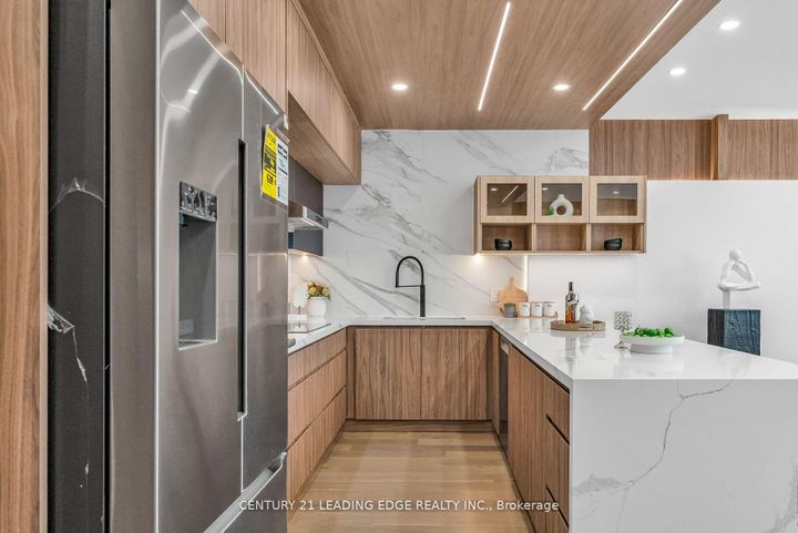 Photo 6 at 208 - 1 Watergarden Way, Bayview Village, Toronto