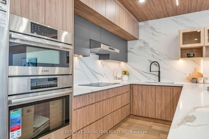 Photo 7 at 208 - 1 Watergarden Way, Bayview Village, Toronto