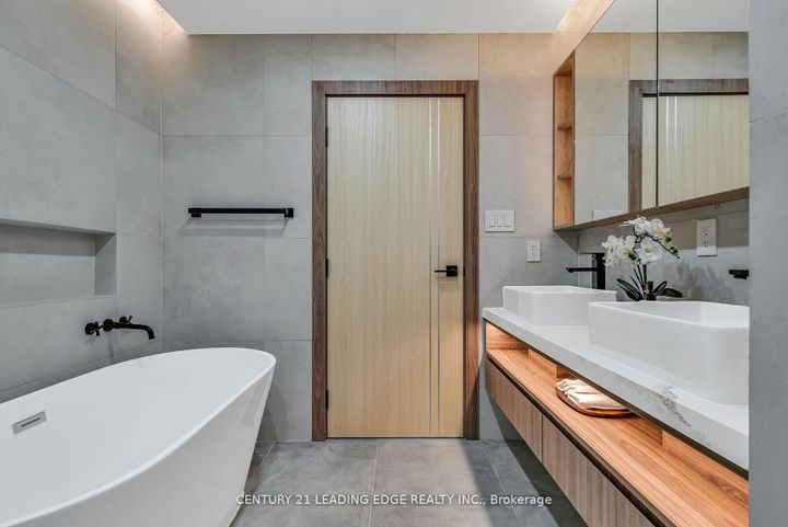 Photo 45 at 208 - 1 Watergarden Way, Bayview Village, Toronto