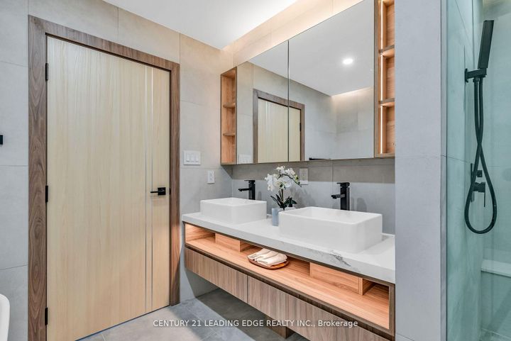 Photo 46 at 208 - 1 Watergarden Way, Bayview Village, Toronto