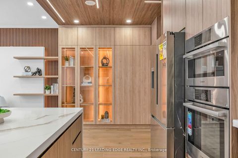 Photo 10 at 208 - 1 Watergarden Way, Bayview Village, Toronto