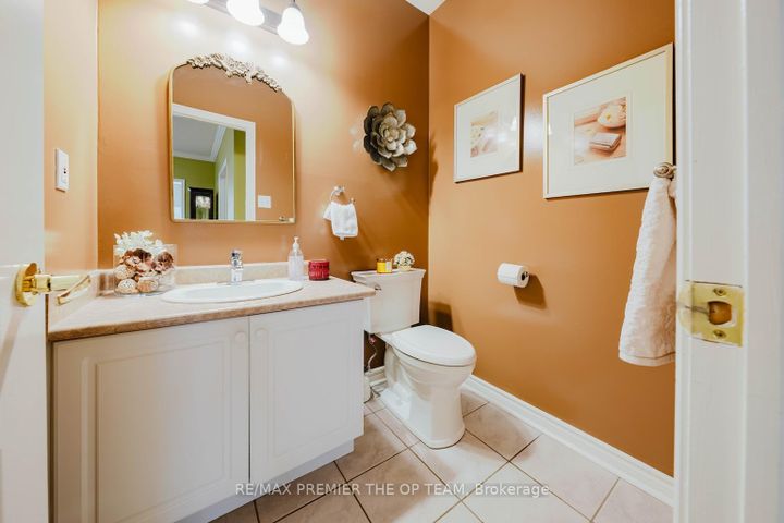 Photo 10 at 179 Lio Avenue, Sonoma Heights, Vaughan