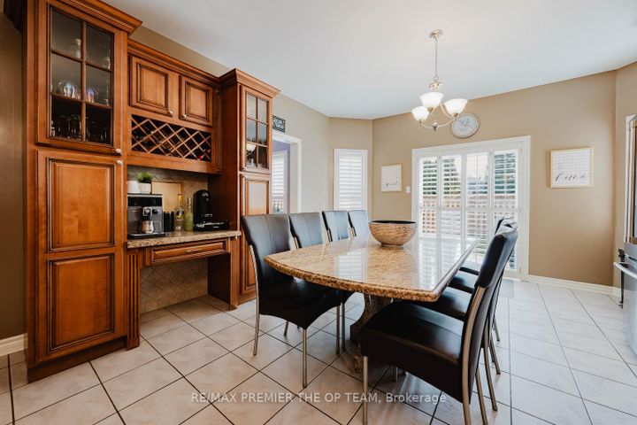 Photo 14 at 179 Lio Avenue, Sonoma Heights, Vaughan